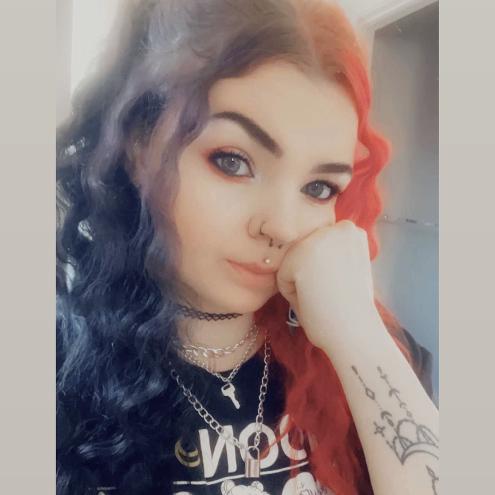 Meet your Posher, Julia